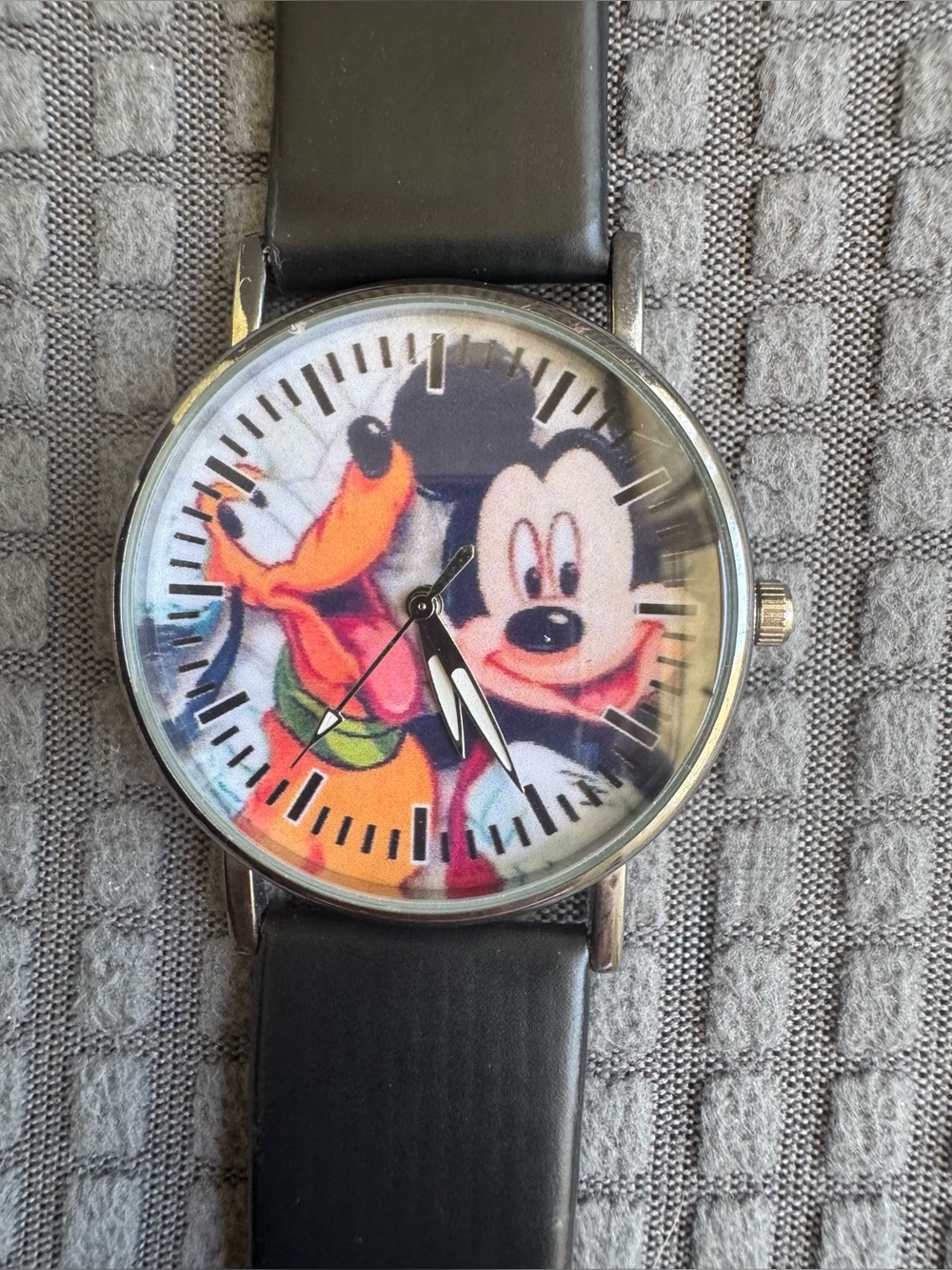 Disney Mickey Mouse & Pluto watch